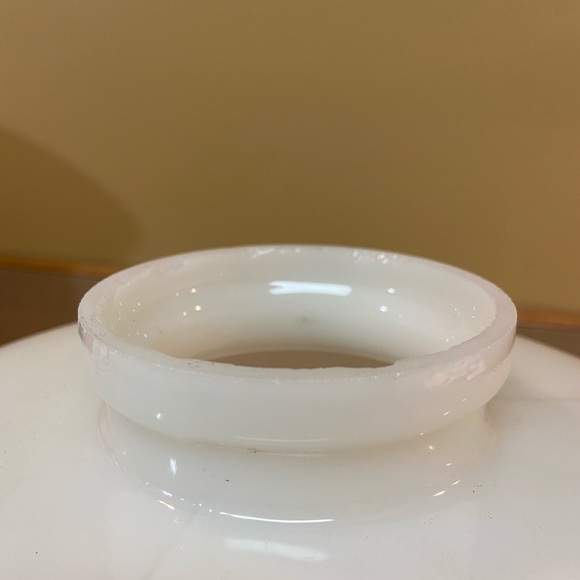 Vintage Antique Milk Glass Gillinder Light / Lamp Shade / Globe / Ribbed /Flared - Picture 5 of 9